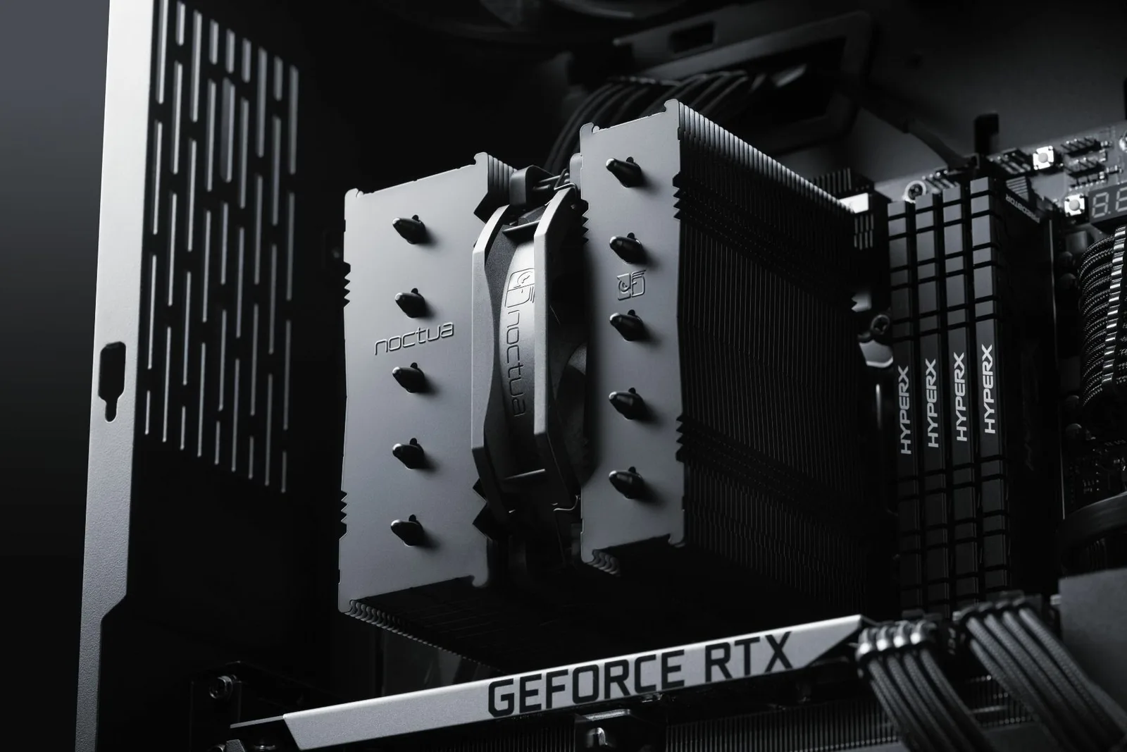 Noctua NH-D12L chromax.black, Ansicht 2