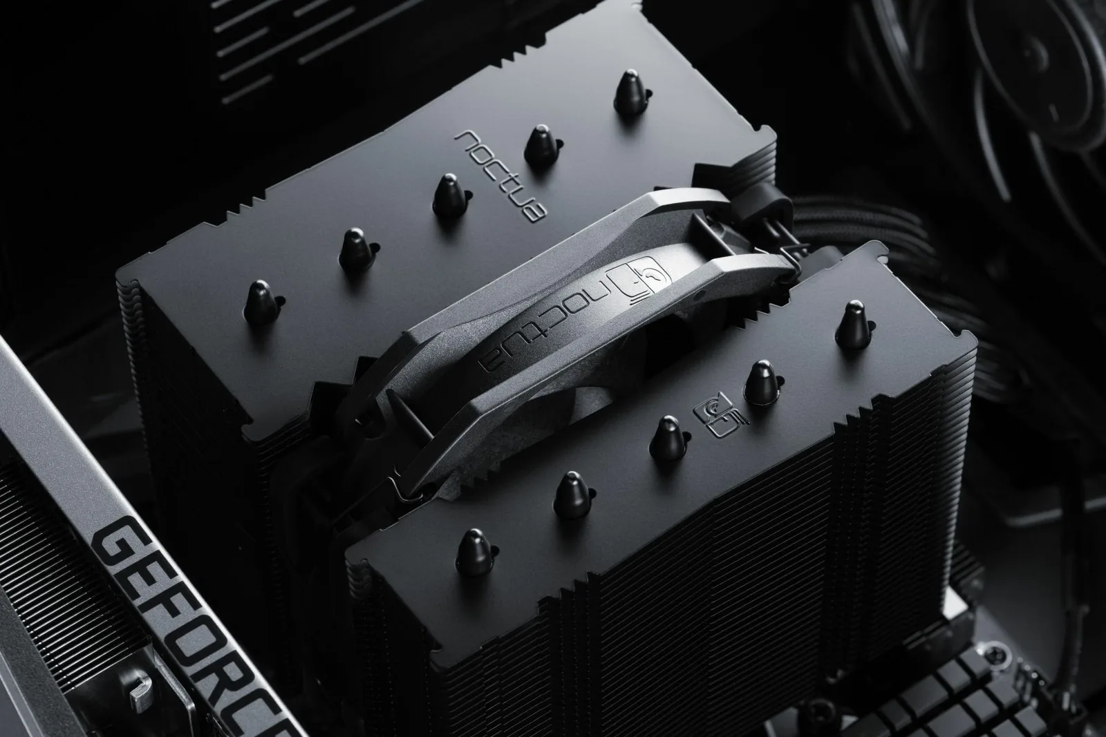 Noctua NH-D12L chromax.black, Ansicht 3