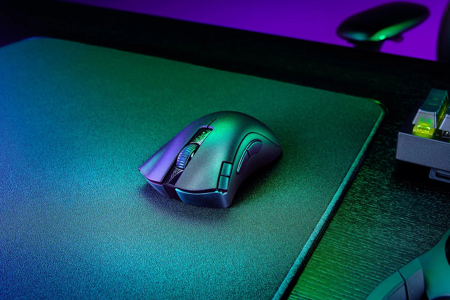 Razer DeathAdder V2 X HyperSpeed - Maus - ergonomisch - Für Rechtshänder - optisch - 7 Tasten - kabellos - 2.4 GHz, Ansicht 3