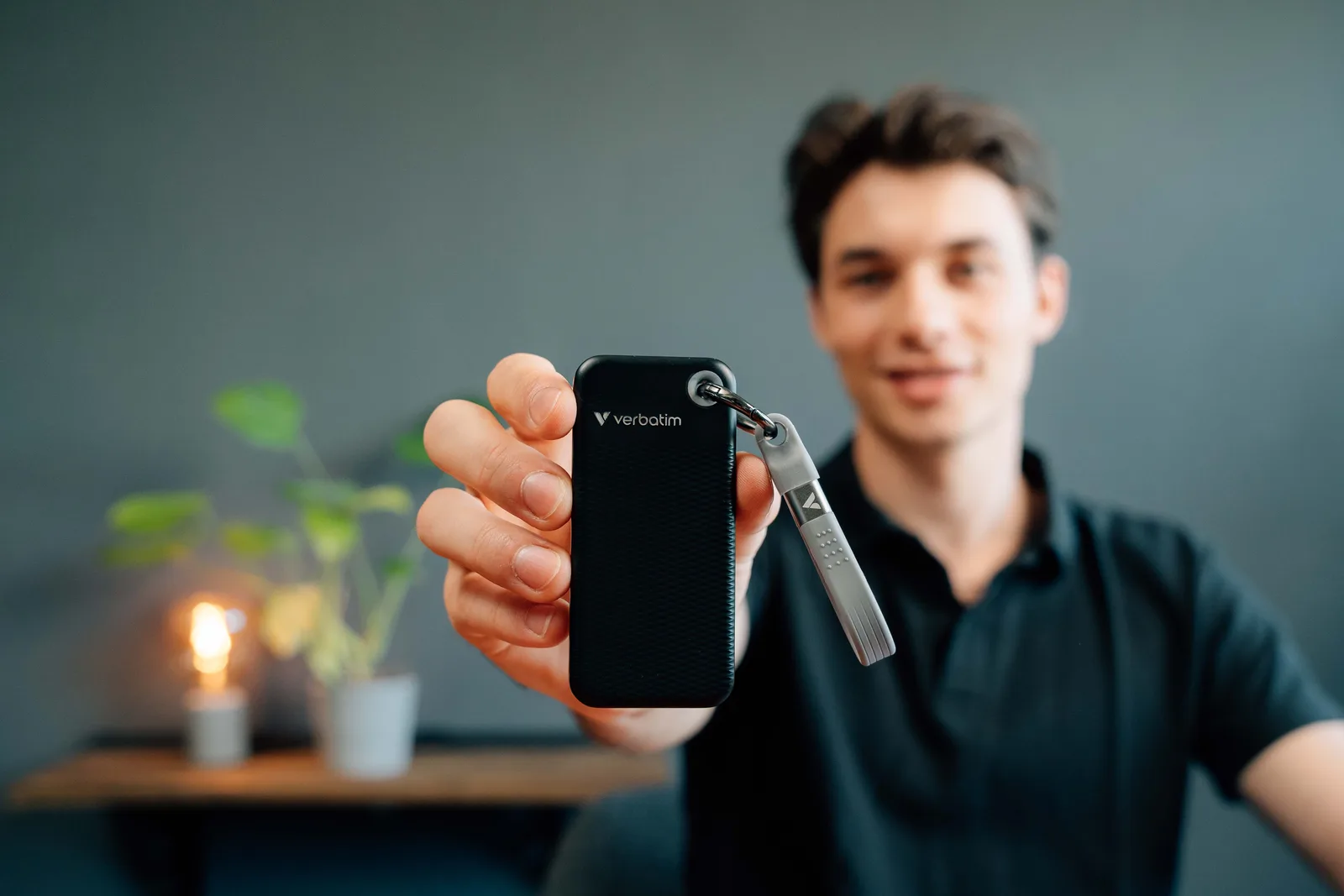 Verbatim Pocket - SSD - 1 TB - Schlüsselanhänger mit Kabelbefestigung - extern (tragbar) - Schwarz, Ansicht 4