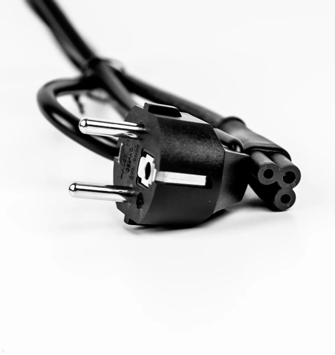 Bachmann Kabel IEC C5 Steckdose auf CEE7 Stecker L 1m - Kabel - Digital/Daten, Ansicht 2
