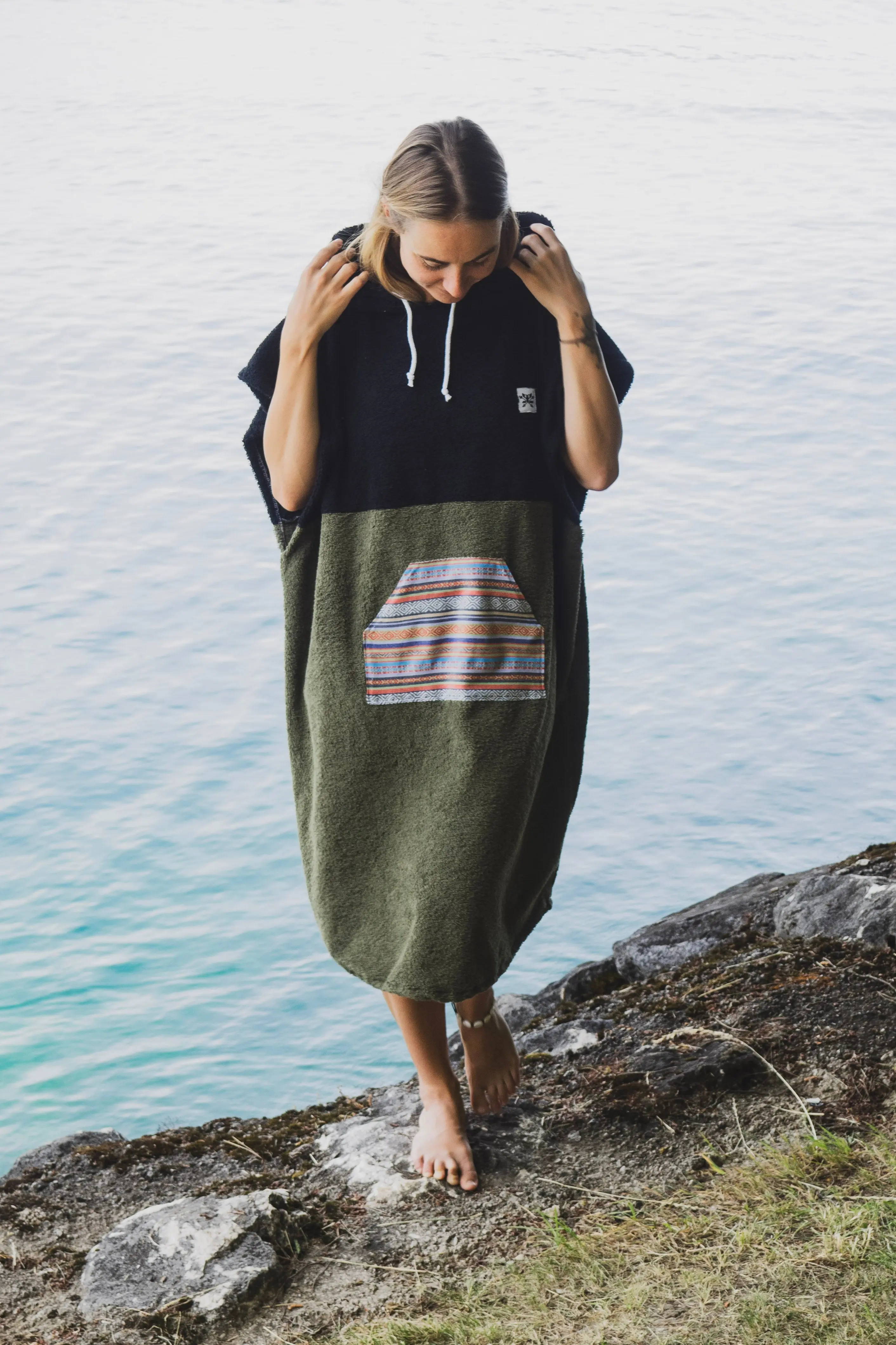 Surfponcho Tiki Unisex aus Bio-Frottee — Bild 3