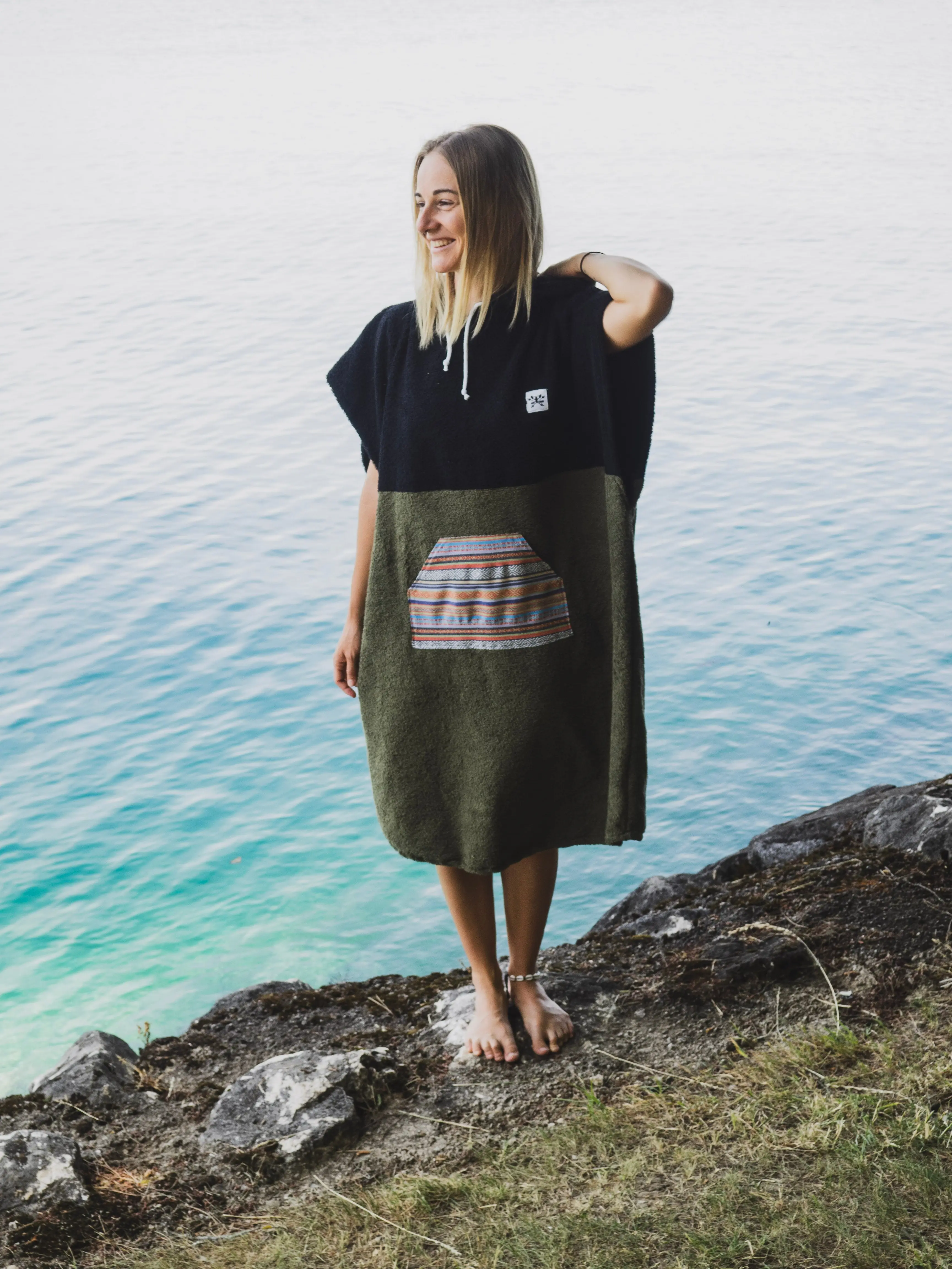 Surfponcho Tiki Unisex aus Bio-Frottee — Bild 4