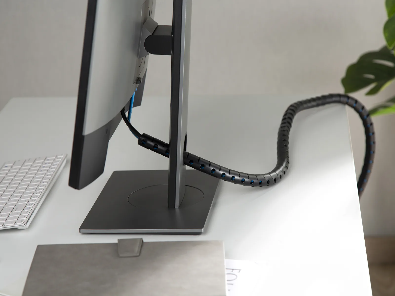 Equip Spiralkabelschlauchhülse - 2,5 m - Schwarz - Kabelmuffe - Tisch/Bank - Schwarz, Ansicht 4
