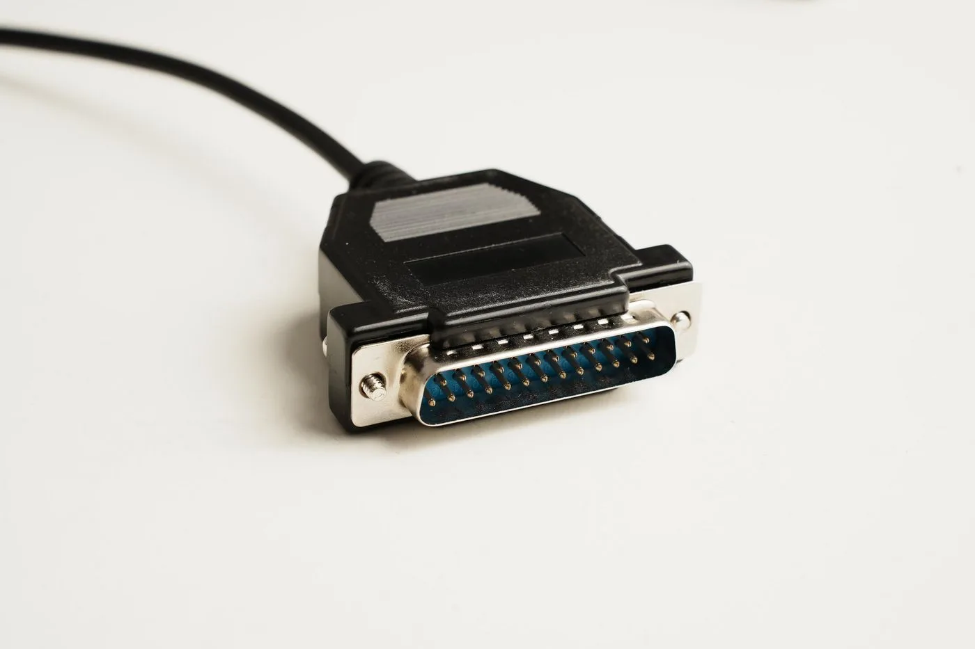 MicroConnect Kabel seriell - DB-25 (M) zu DB-9 (W), Ansicht 4