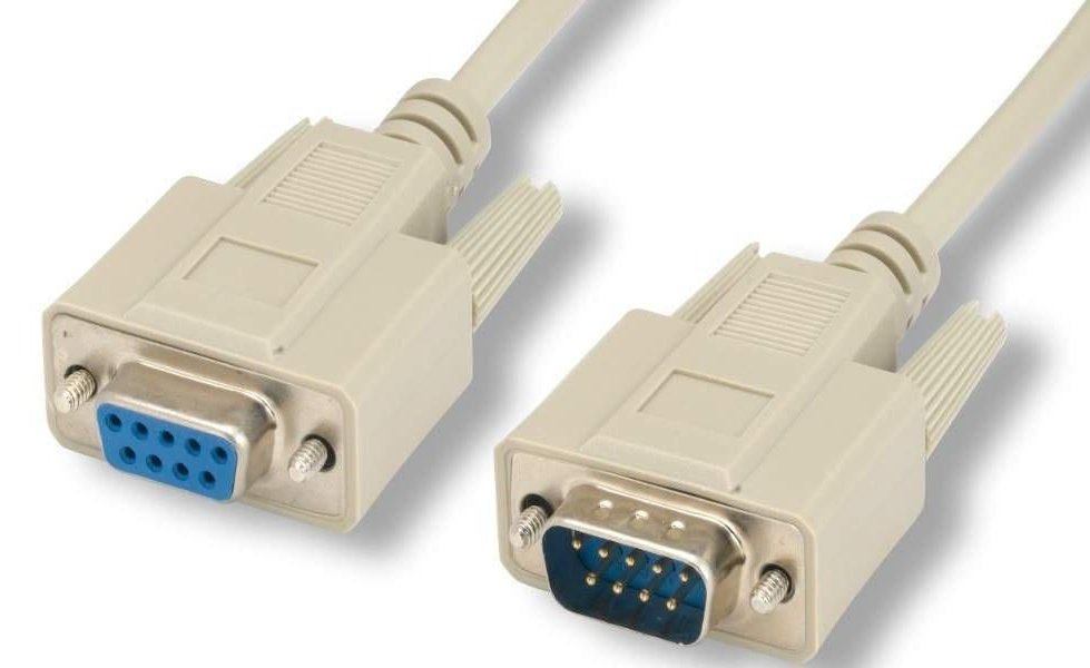 MicroConnect Serielles Verlängerungskabel - DB-9 (M) von LumaTech