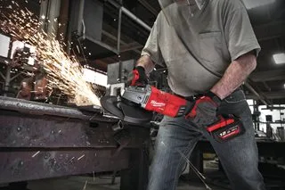Milwaukee M18 FLAG230XPDB-0C Akku-Winkelschleifer, Ansicht 3