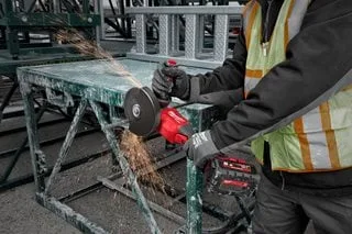 Milwaukee M18 FHSAG125XPDB-0X Akku-Winkelschleifer, Ansicht 4