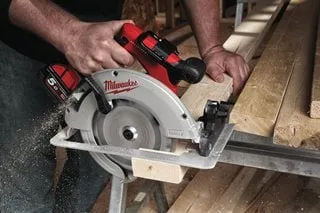 Milwaukee M18 BLCS66-502X Bürstenlose Akku-Handkreissäge, Ansicht 3