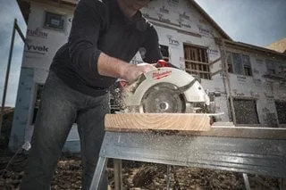 Milwaukee M18 BLCS66-502X Bürstenlose Akku-Handkreissäge, Ansicht 4