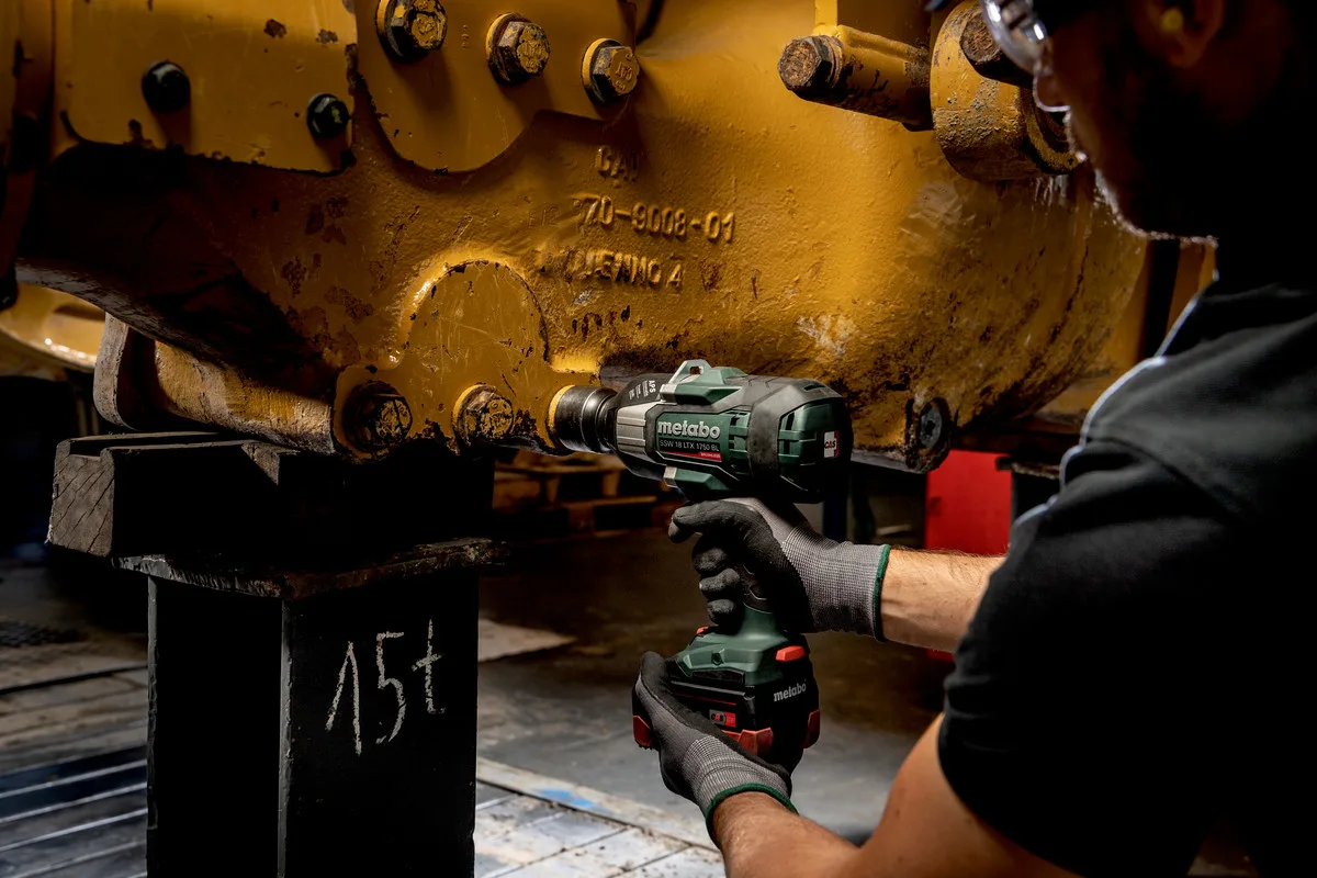 Metabo SSW 18 LTX 1750 BL Akku-Schlagschrauber inkl. Koffer + 2 Akkus 5.5Ah, Ansicht 2