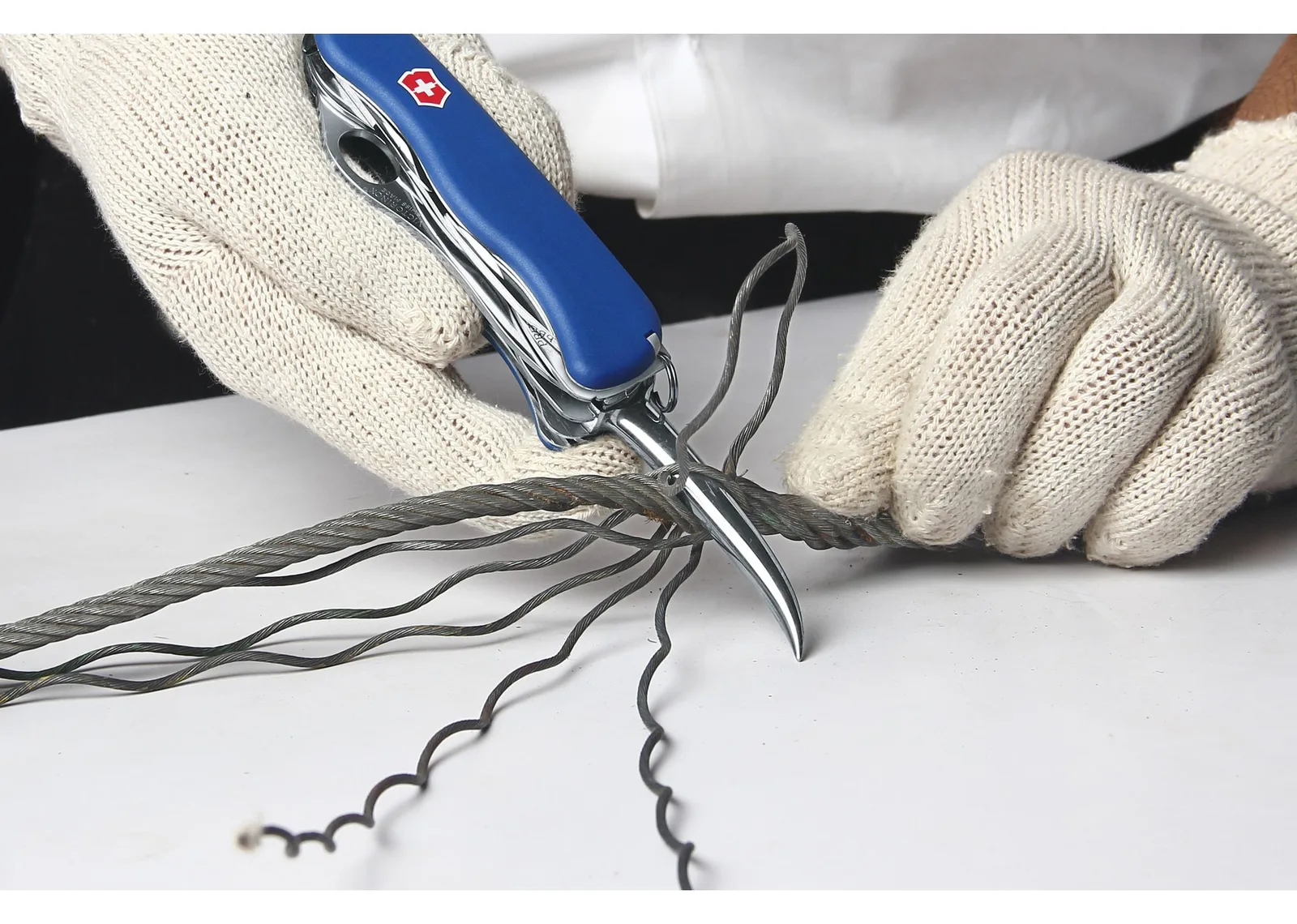 Victorinox Skipper Pro - Messer mit Feststellklinge - Multi-Tool-Messer - Clippunkt - Polyamid - Blau - 12 Werkzeug, Ansicht 3