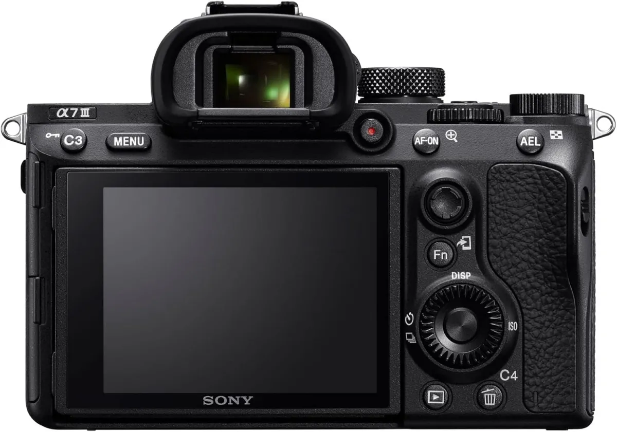 Sony Alpha 7 III Spiegellose Vollformat-Kamera mit 28-70 mm f/3.5-5.6 (Schneller 0,02s AF, optische 5-Achsen-Bildstabilisierung) — Bild 4
