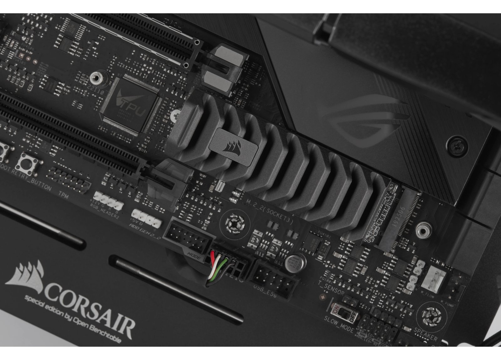 Corsair MP600 PRO XT - SSD - verschlüsselt - 1 TB - intern - M.2 2280 - PCIe 4.0 x4 (NVMe)